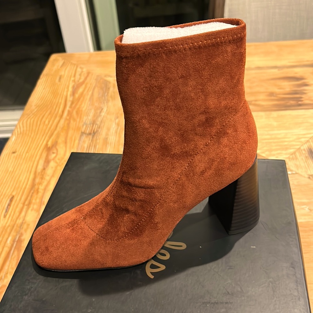 NEW Charles David Almond Toe Booties